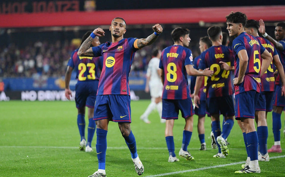 巴萨焦虑！拉菲尼亚失去状态，困境将至